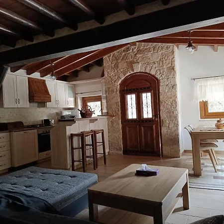 One Bedroom Stone-built House 别墅 Ypsonas