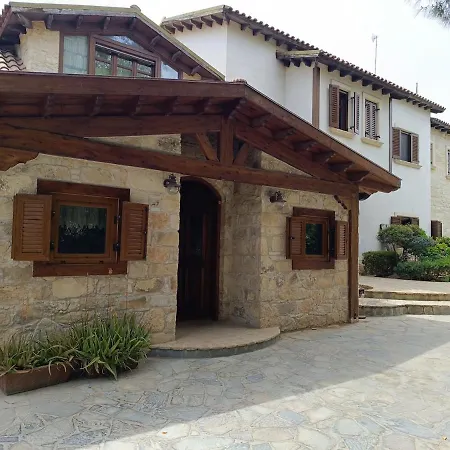 One Bedroom Stone-built House 别墅 Ypsonas